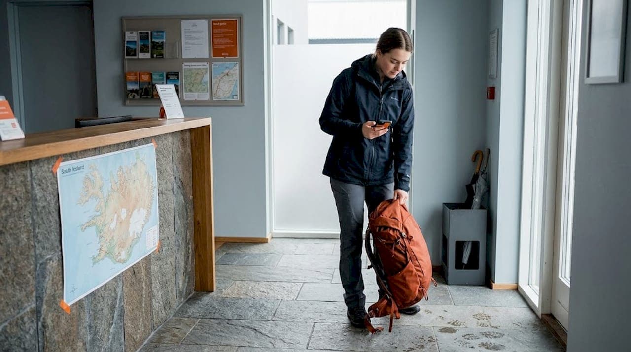 Step-by-step hostel check-in guide for South Iceland travelers