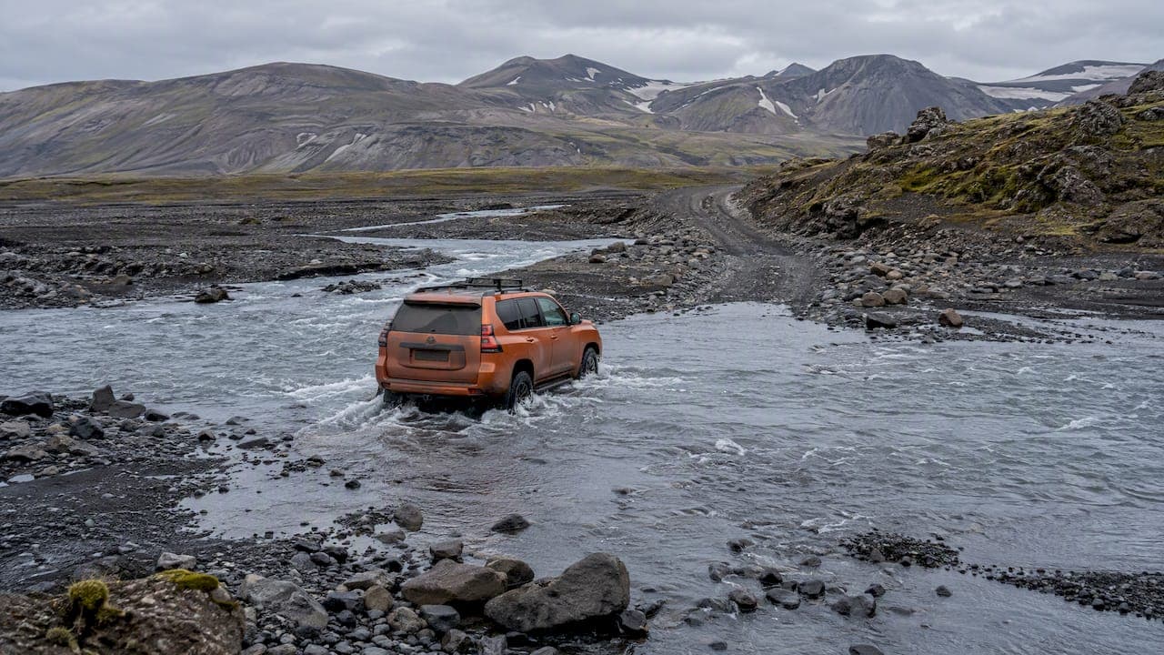 Vík to Landmannalaugar Drive: F208’s River Crossings Start Early